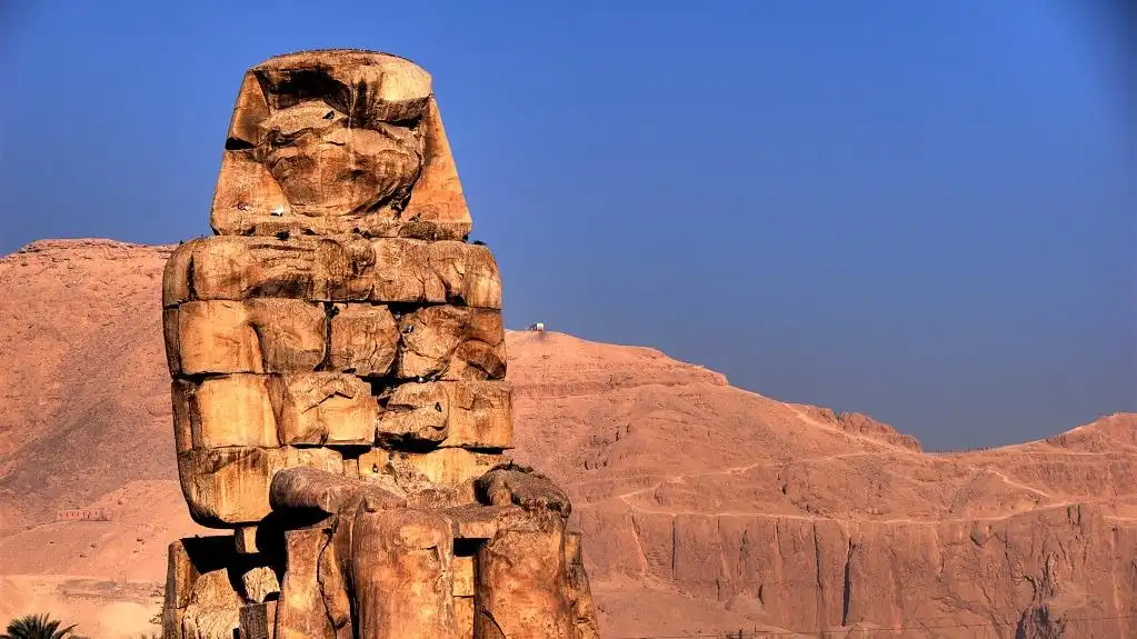 colossi of memnon , Luxor, Egypt travel booking